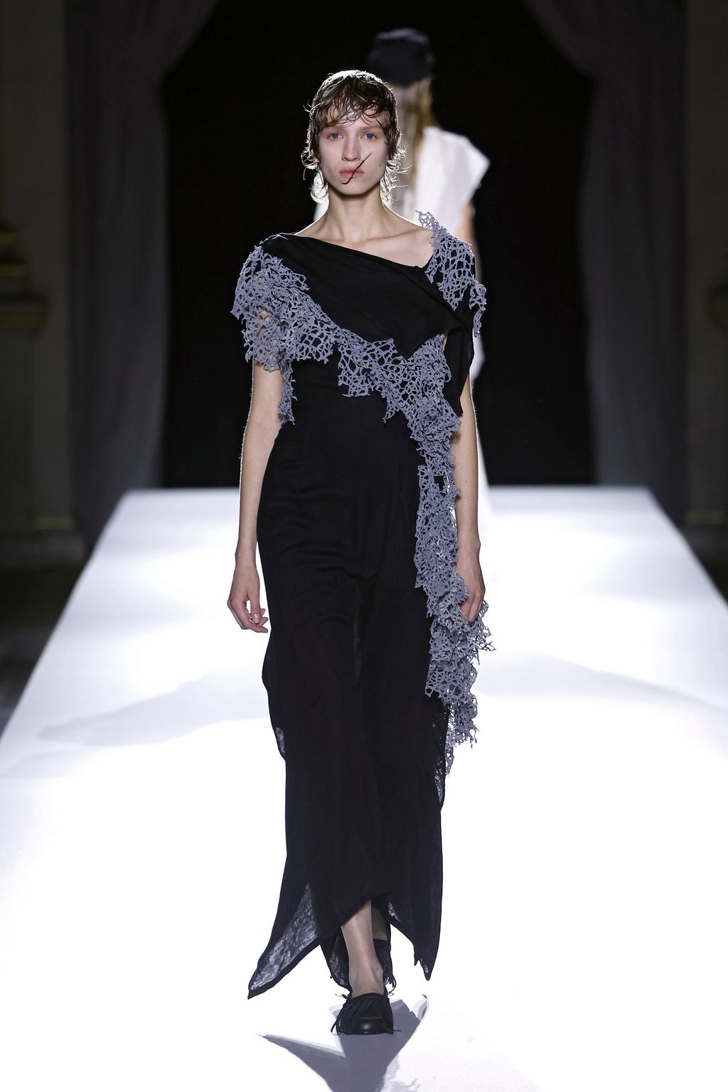 Fashion Week Paris Spring/Summer 2026 look 30 from the Yohji Yamamoto collection 女装