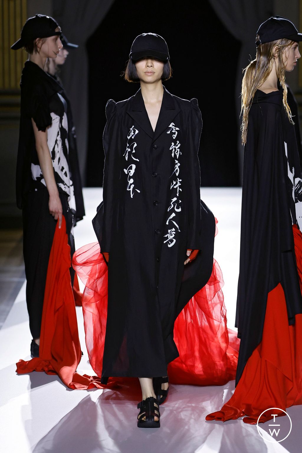 Fashion Week Paris Spring/Summer 2026 look 47 from the Yohji Yamamoto collection womenswear