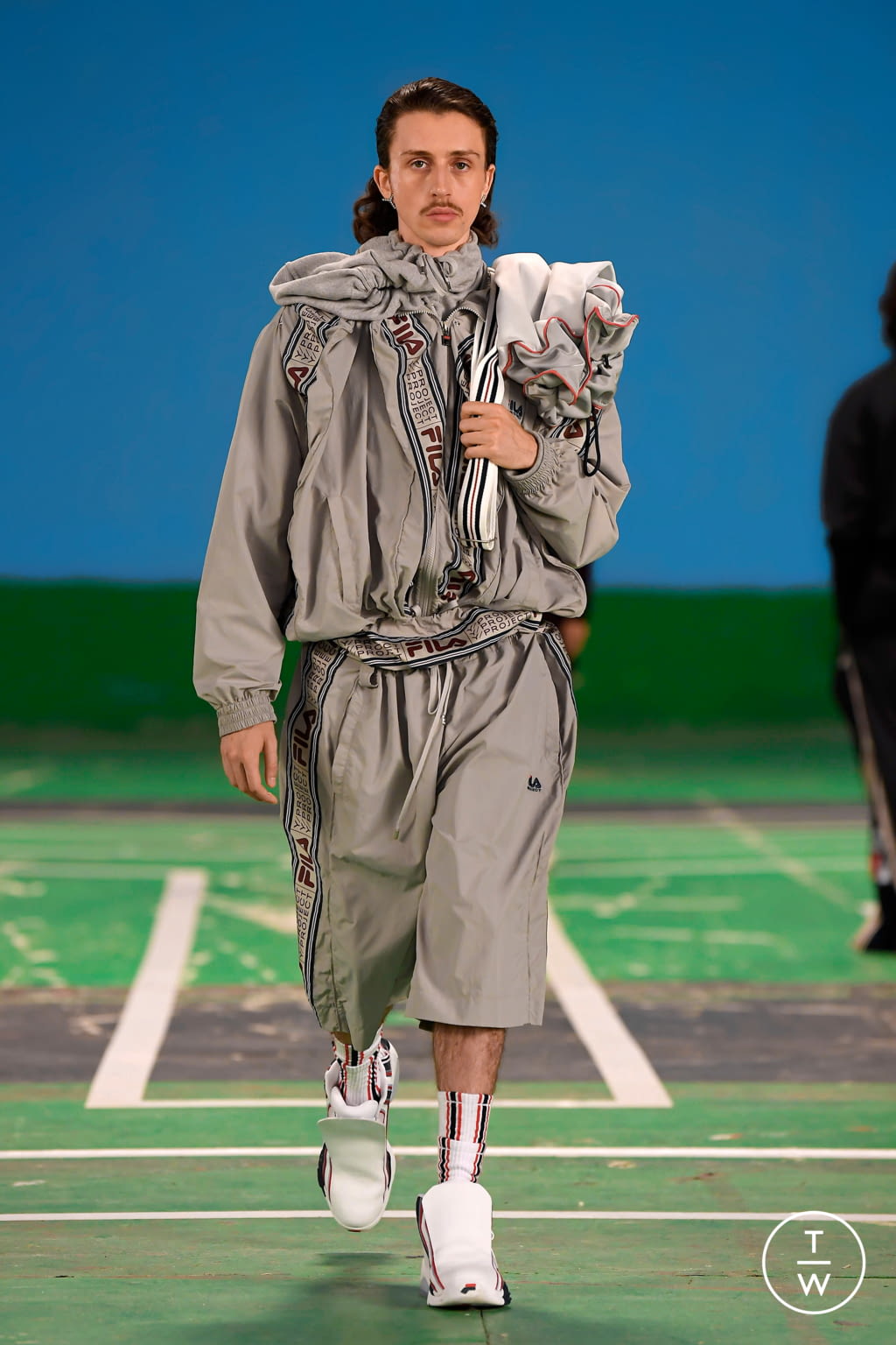 Fashion Week Paris Spring/Summer 2022 look 40 from the Y/PROJECT collection 男装