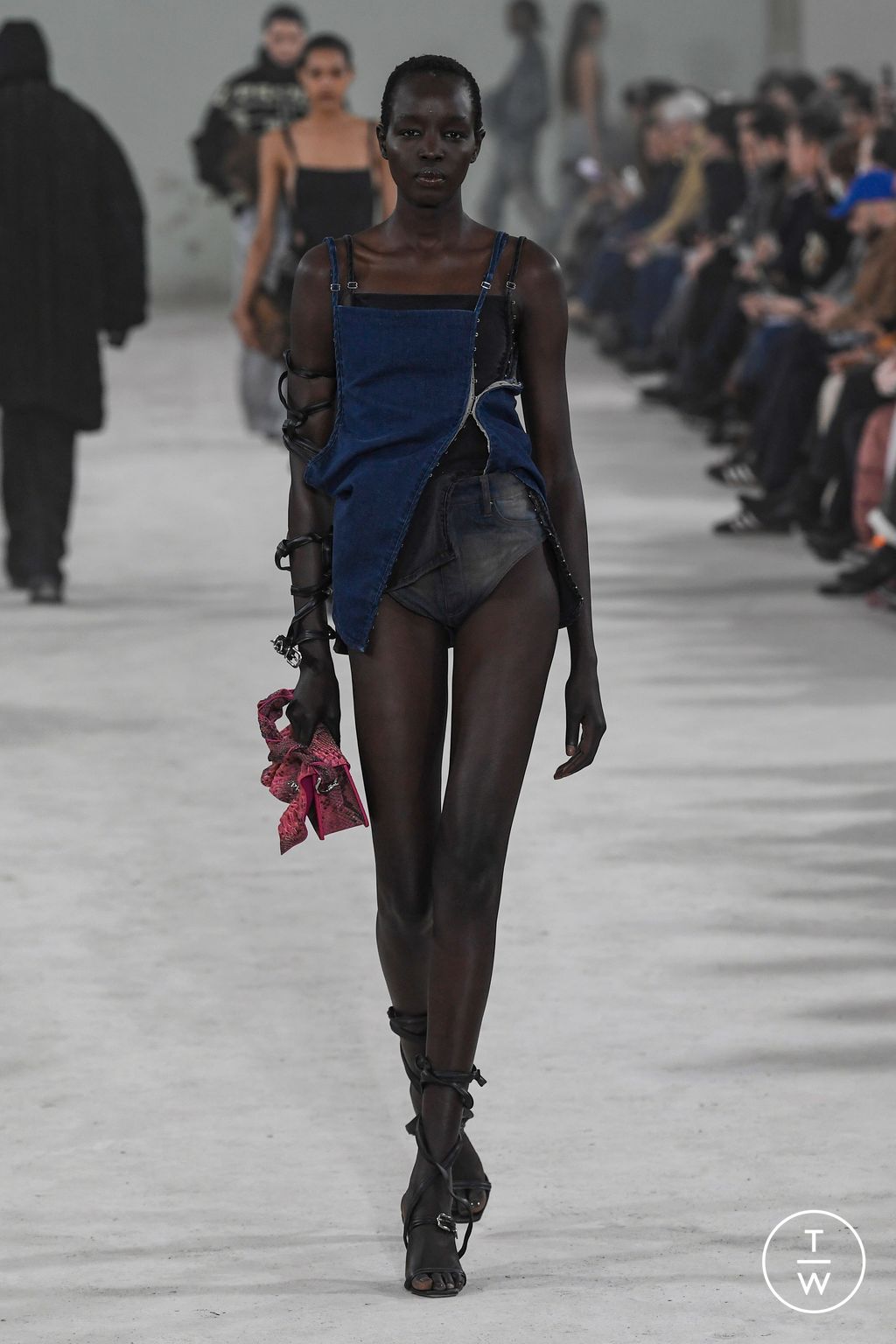 Fashion Week Paris Fall/Winter 2023 look 4 from the Y/PROJECT collection 女装