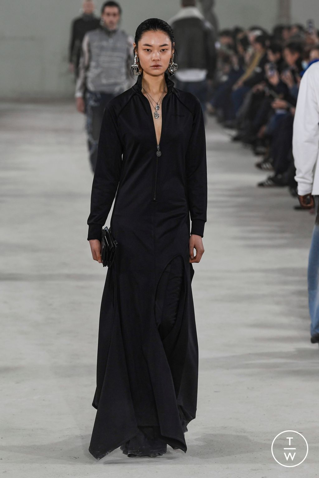 Fashion Week Paris Fall/Winter 2023 look 19 from the Y/PROJECT collection womenswear