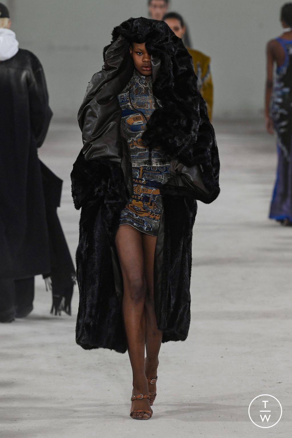 Fashion Week Paris Fall/Winter 2023 look 37 from the Y/PROJECT collection womenswear