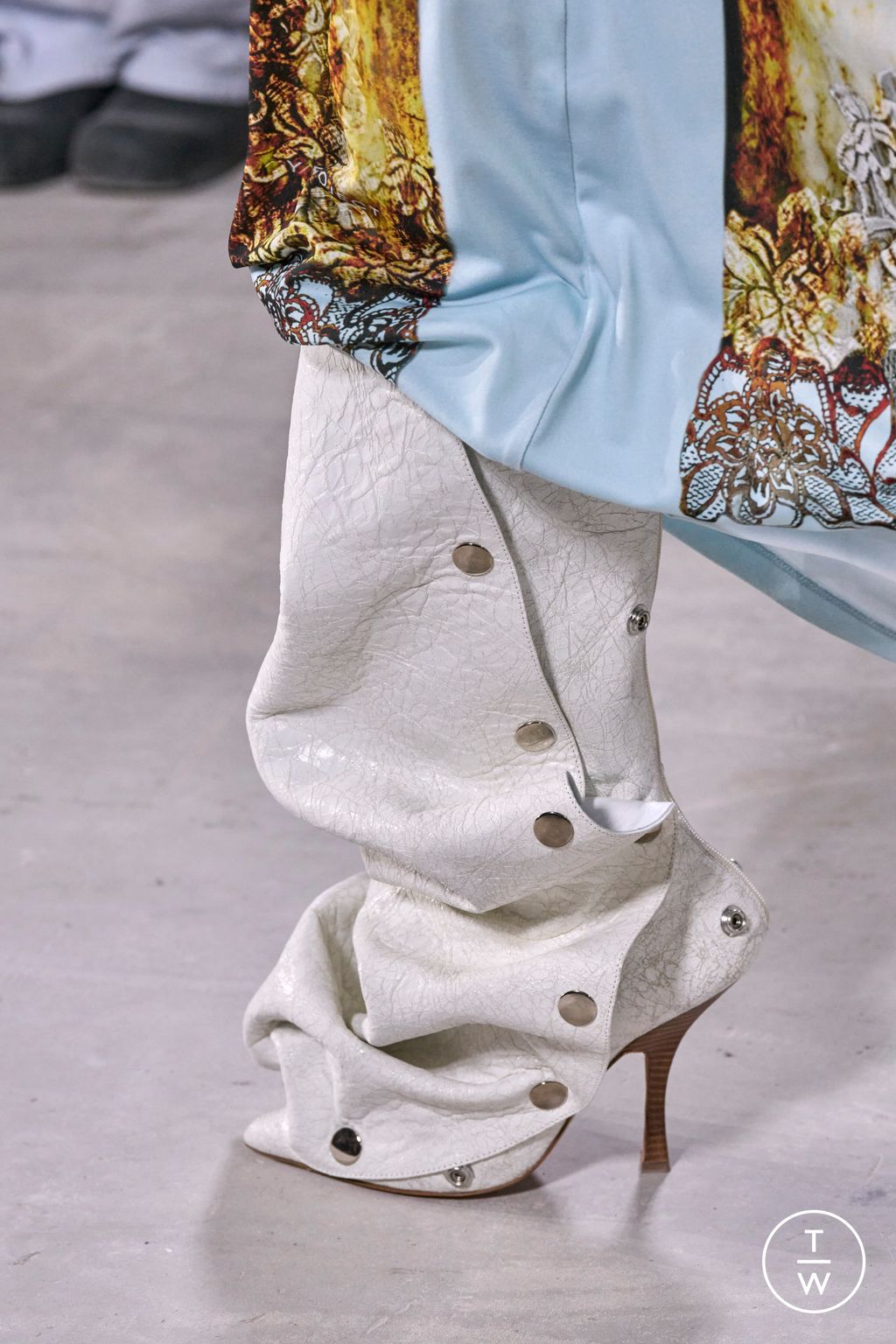Fashion Week Paris Spring/Summer 2024 look 22 from the Y/PROJECT collection womenswear accessories