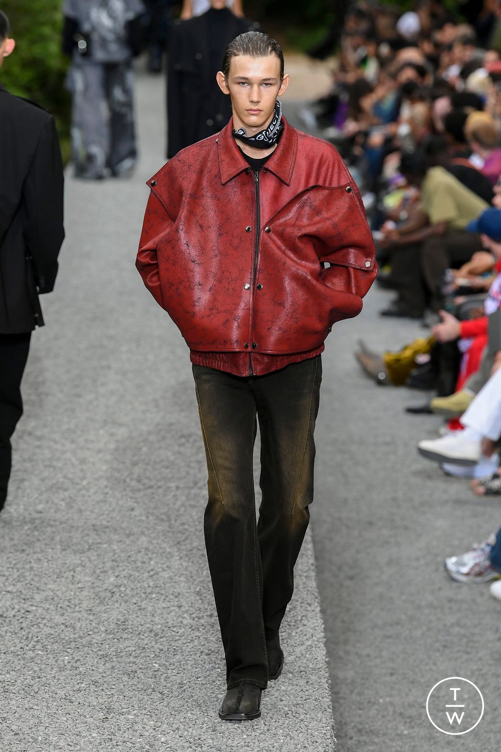 Fashion Week Paris Spring/Summer 2023 look 46 from the Y/PROJECT collection 男装