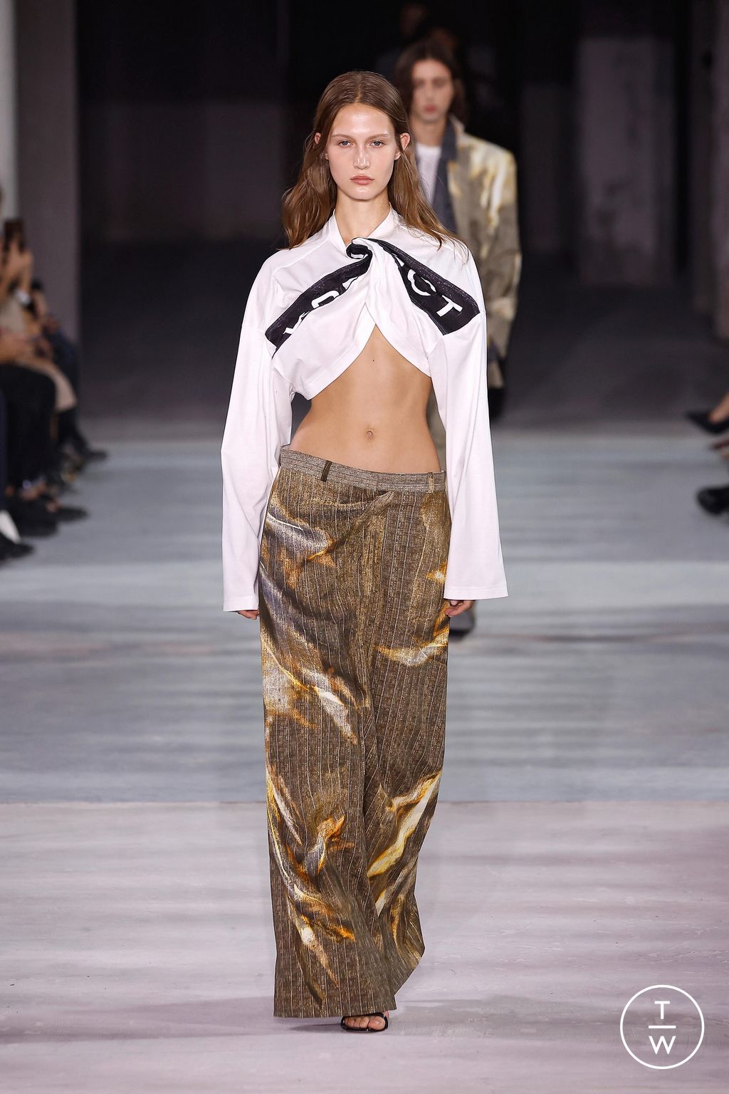 Fashion Week Paris Spring/Summer 2024 look 2 from the Y/PROJECT collection womenswear