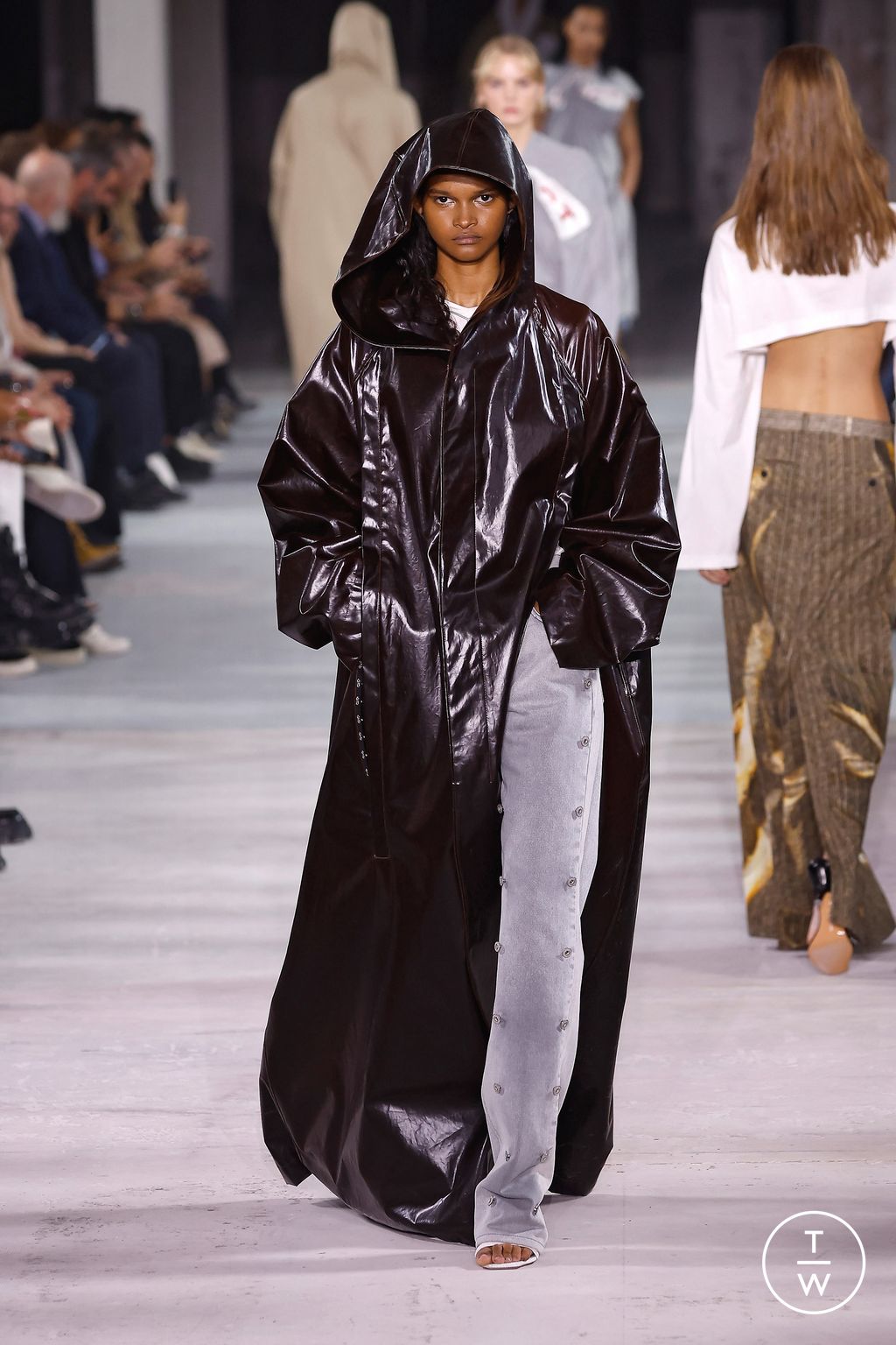 Fashion Week Paris Spring/Summer 2024 look 4 from the Y/PROJECT collection womenswear