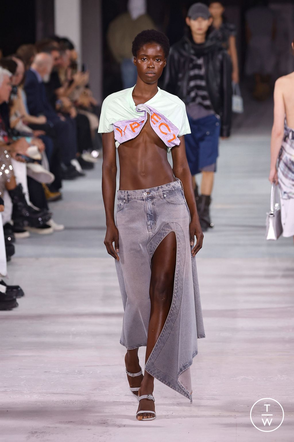 Fashion Week Paris Spring/Summer 2024 look 10 from the Y/PROJECT collection 女装
