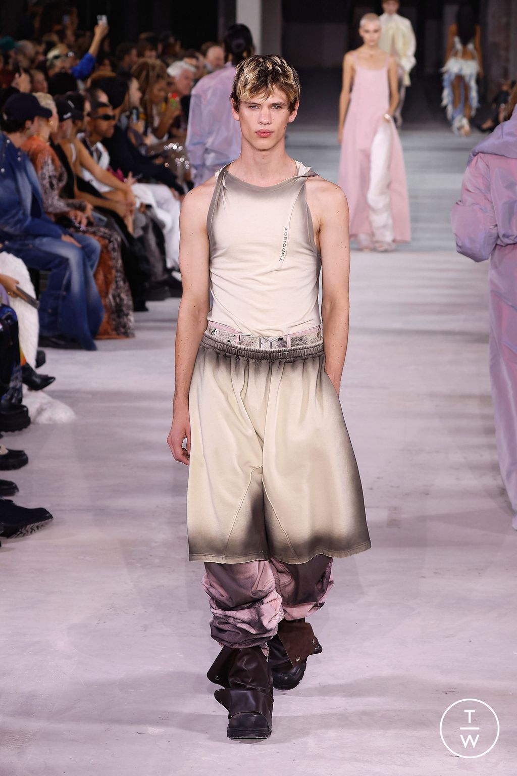 Fashion Week Paris Spring/Summer 2024 look 28 from the Y/PROJECT collection womenswear
