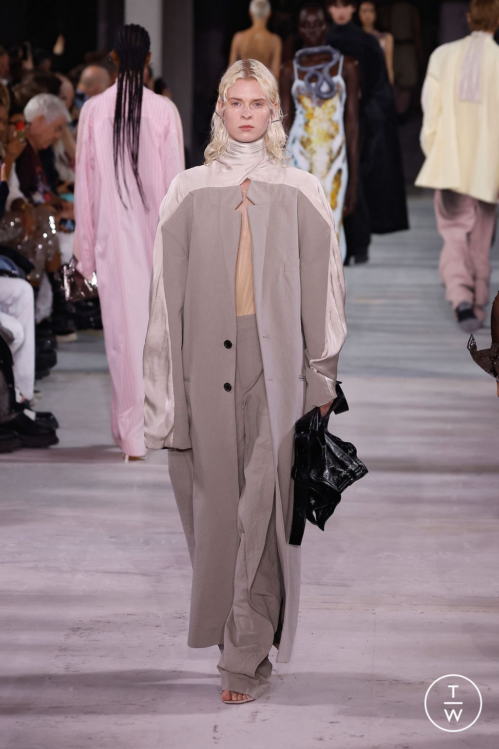 Fashion Week Paris Spring/Summer 2024 look 34 from the Y/PROJECT collection womenswear