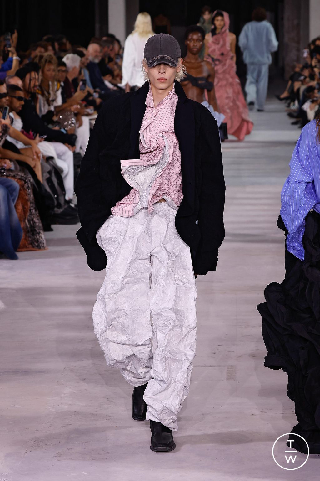 Fashion Week Paris Spring/Summer 2024 look 49 from the Y/PROJECT collection womenswear