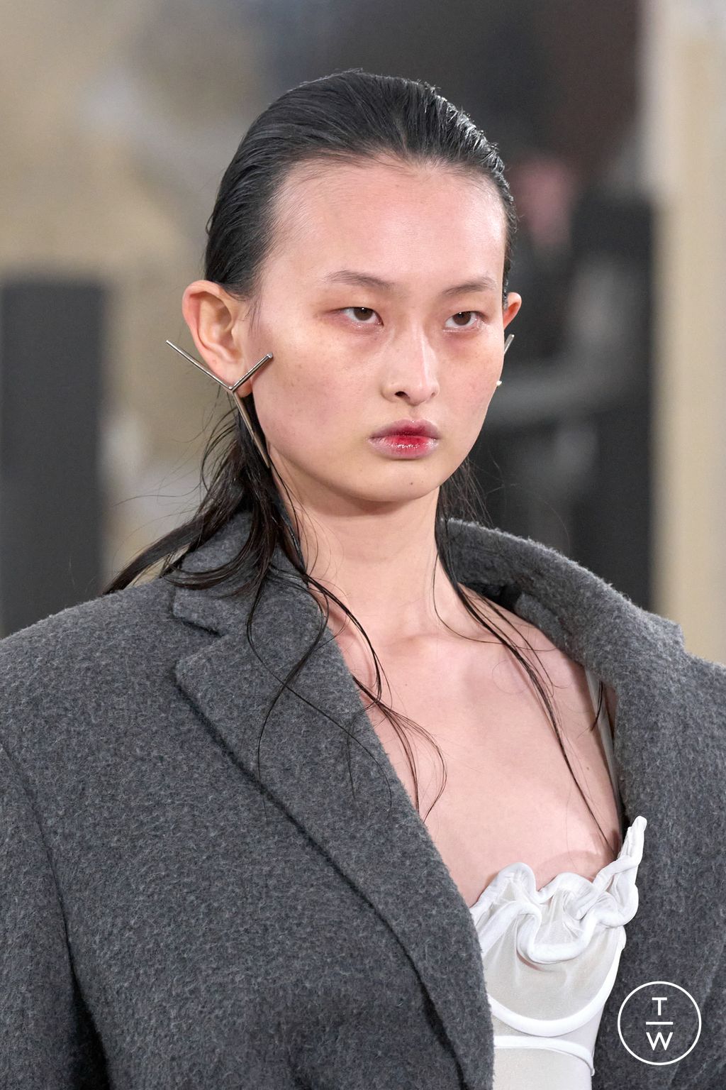 Fashion Week Paris Fall/Winter 2023 look 52 from the Y/PROJECT collection 女装配饰