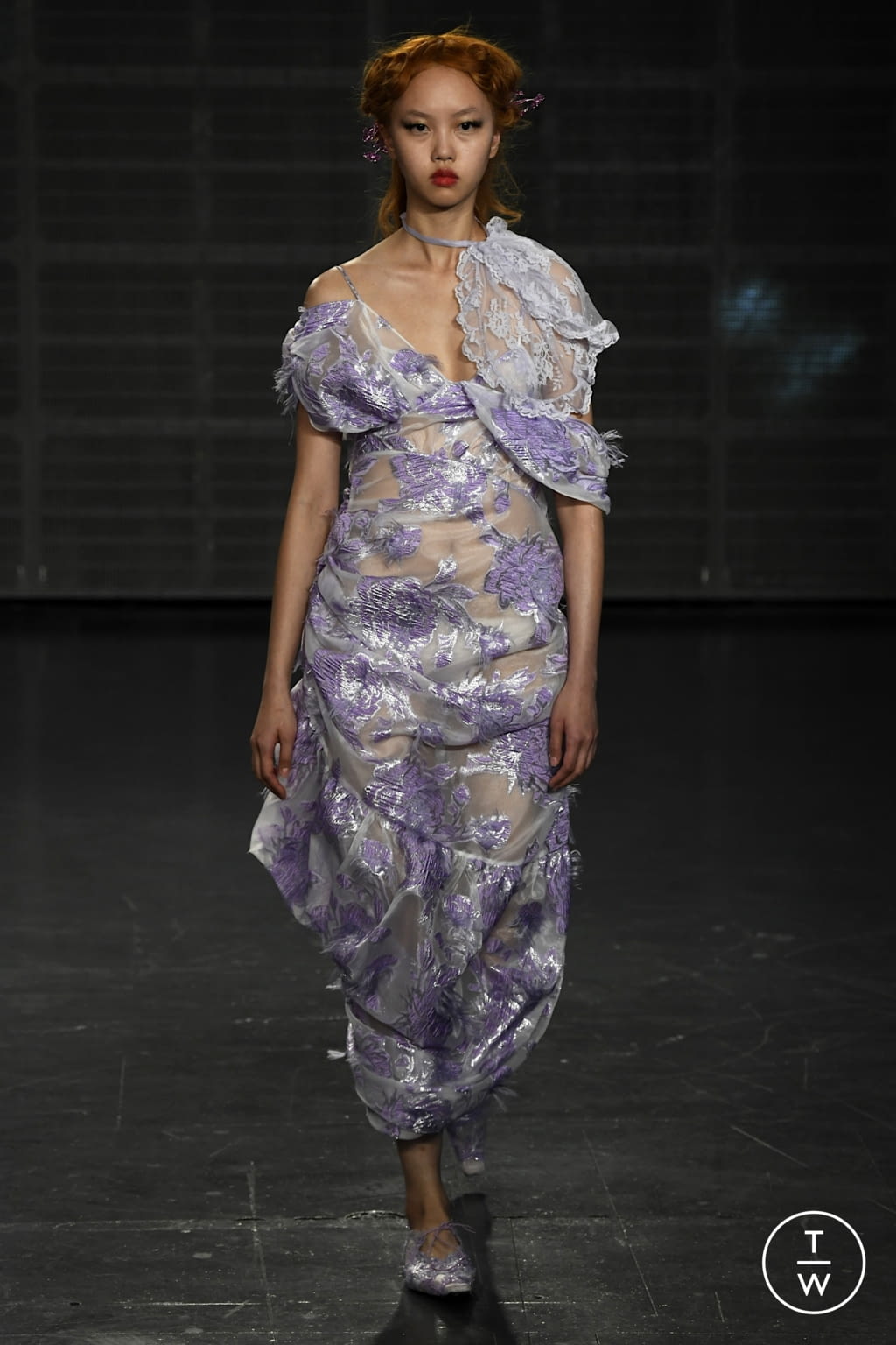 Fashion Week London Spring/Summer 2022 look 5 from the Yuhan Wang collection 女装