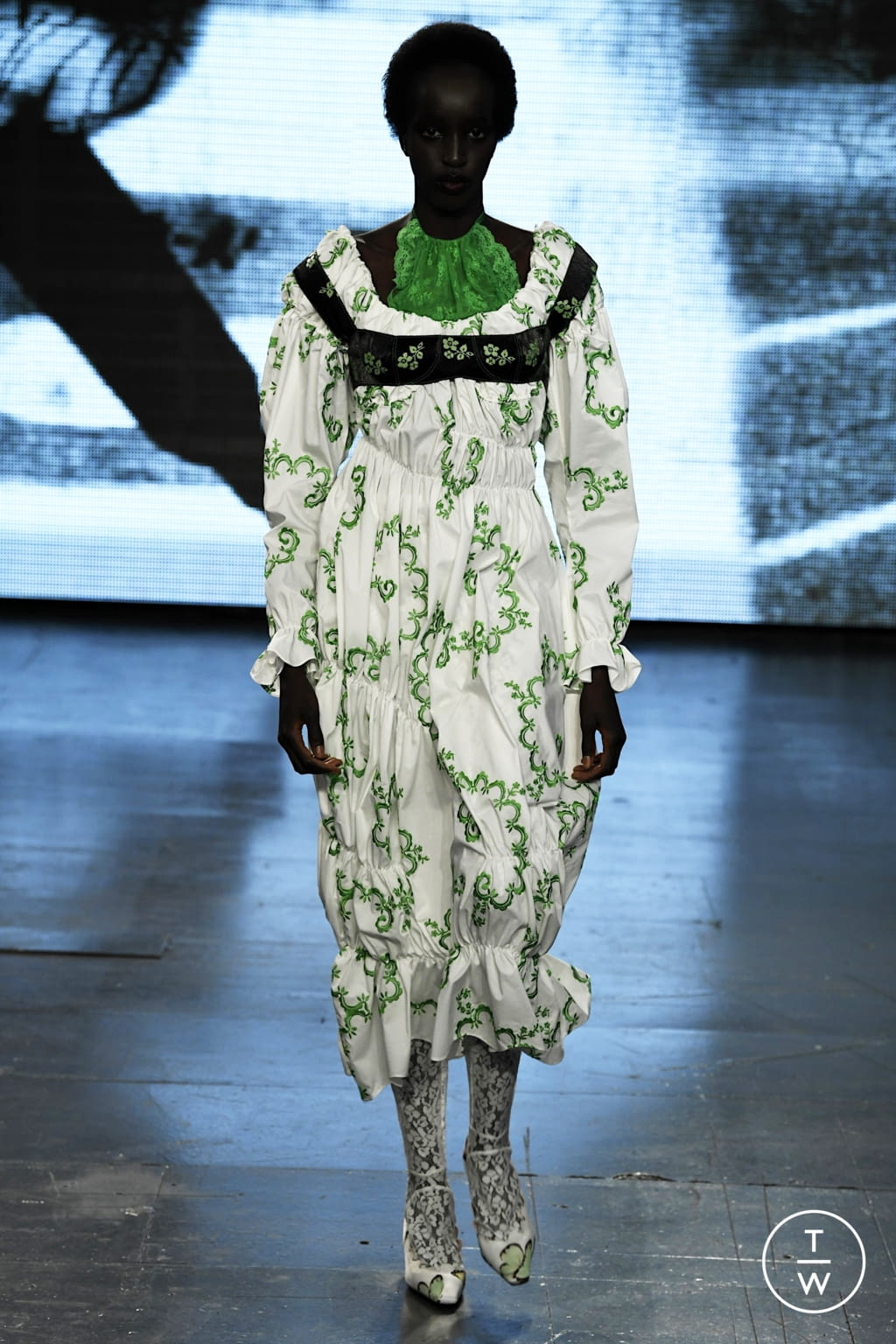 Fashion Week London Spring/Summer 2022 look 9 from the Yuhan Wang collection womenswear