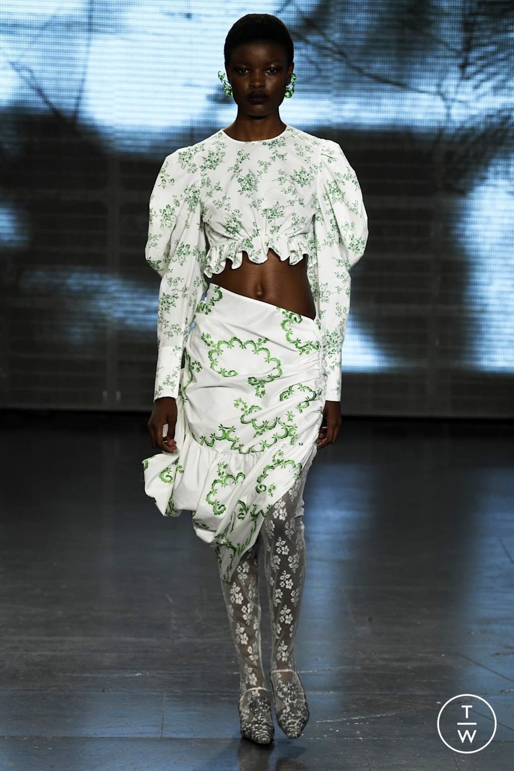 Fashion Week London Spring/Summer 2022 look 10 from the Yuhan Wang collection womenswear