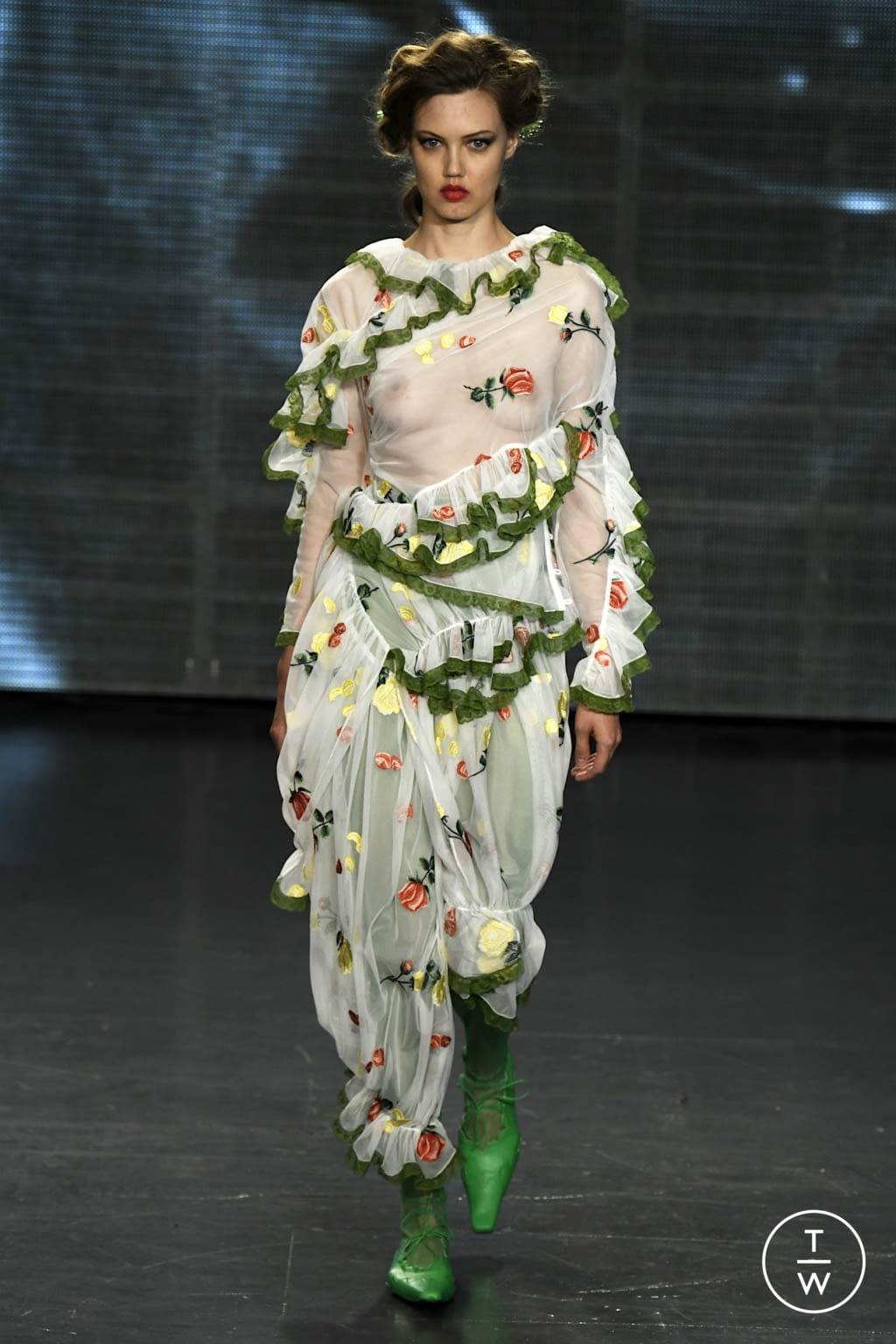 Fashion Week London Spring/Summer 2022 look 13 from the Yuhan Wang collection womenswear