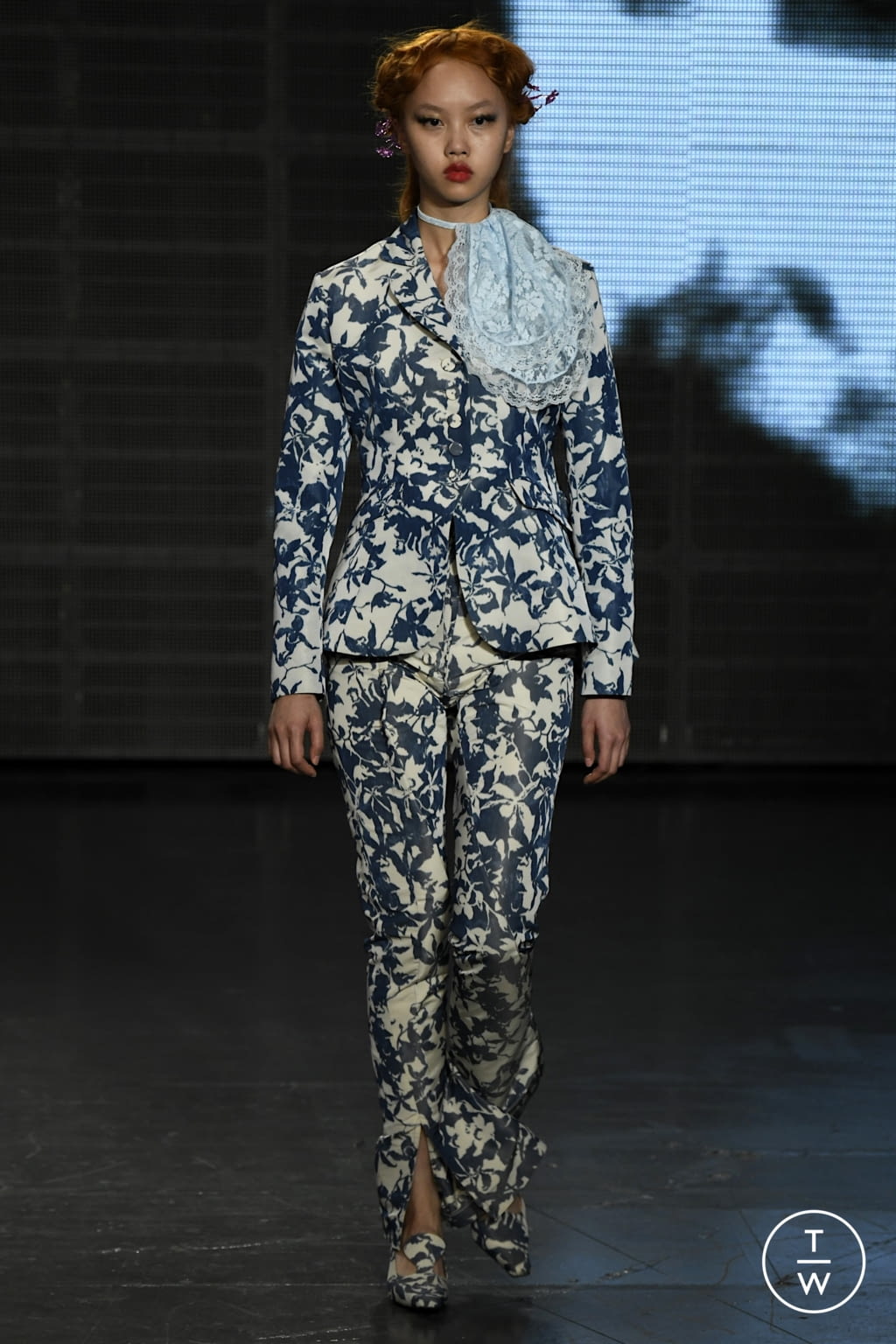 Fashion Week London Spring/Summer 2022 look 33 from the Yuhan Wang collection womenswear