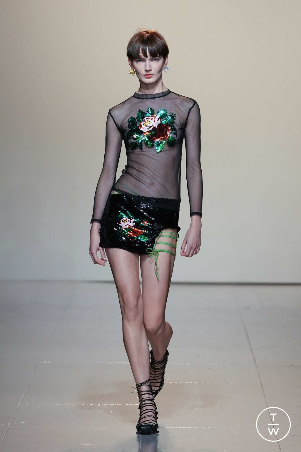 Fashion Week London Fall/Winter 2023 look 9 from the Yuhan Wang collection womenswear