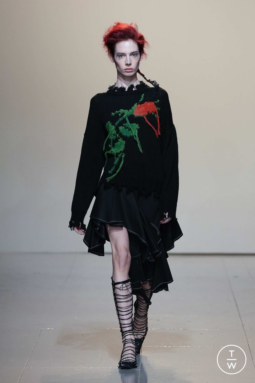 Fashion Week London Fall/Winter 2023 look 10 from the Yuhan Wang collection womenswear