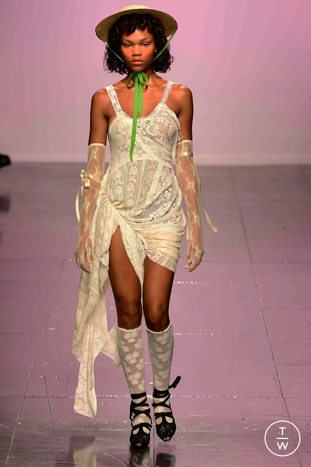 Fashion Week London Spring/Summer 2024 look 2 from the Yuhan Wang collection womenswear