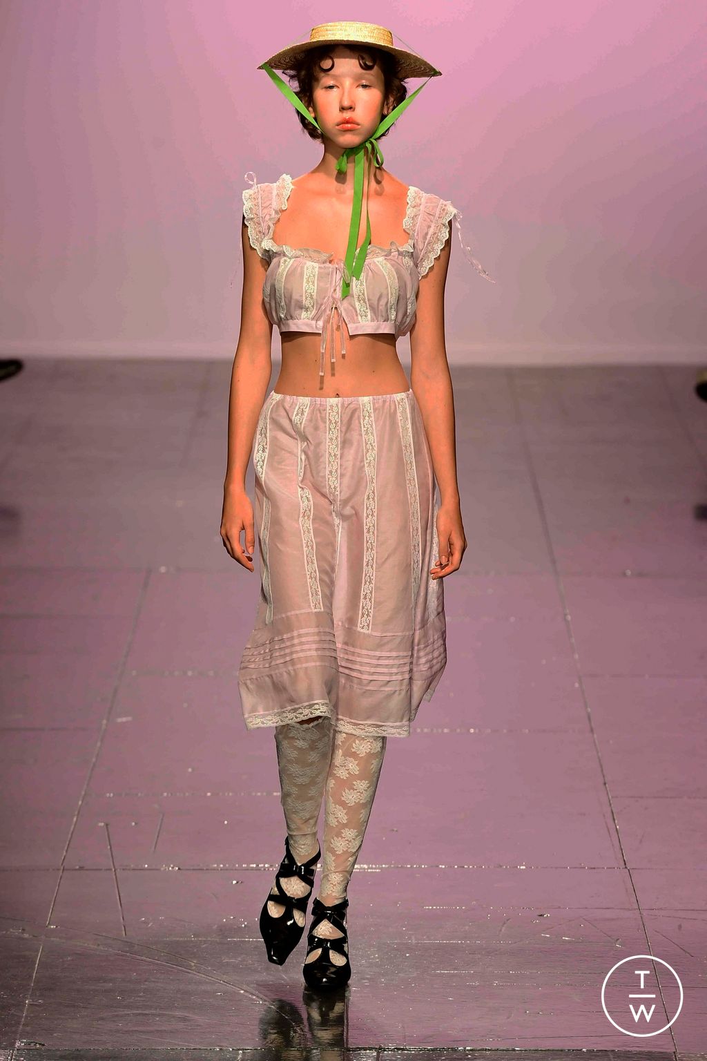 Fashion Week London Spring/Summer 2024 look 5 from the Yuhan Wang collection womenswear