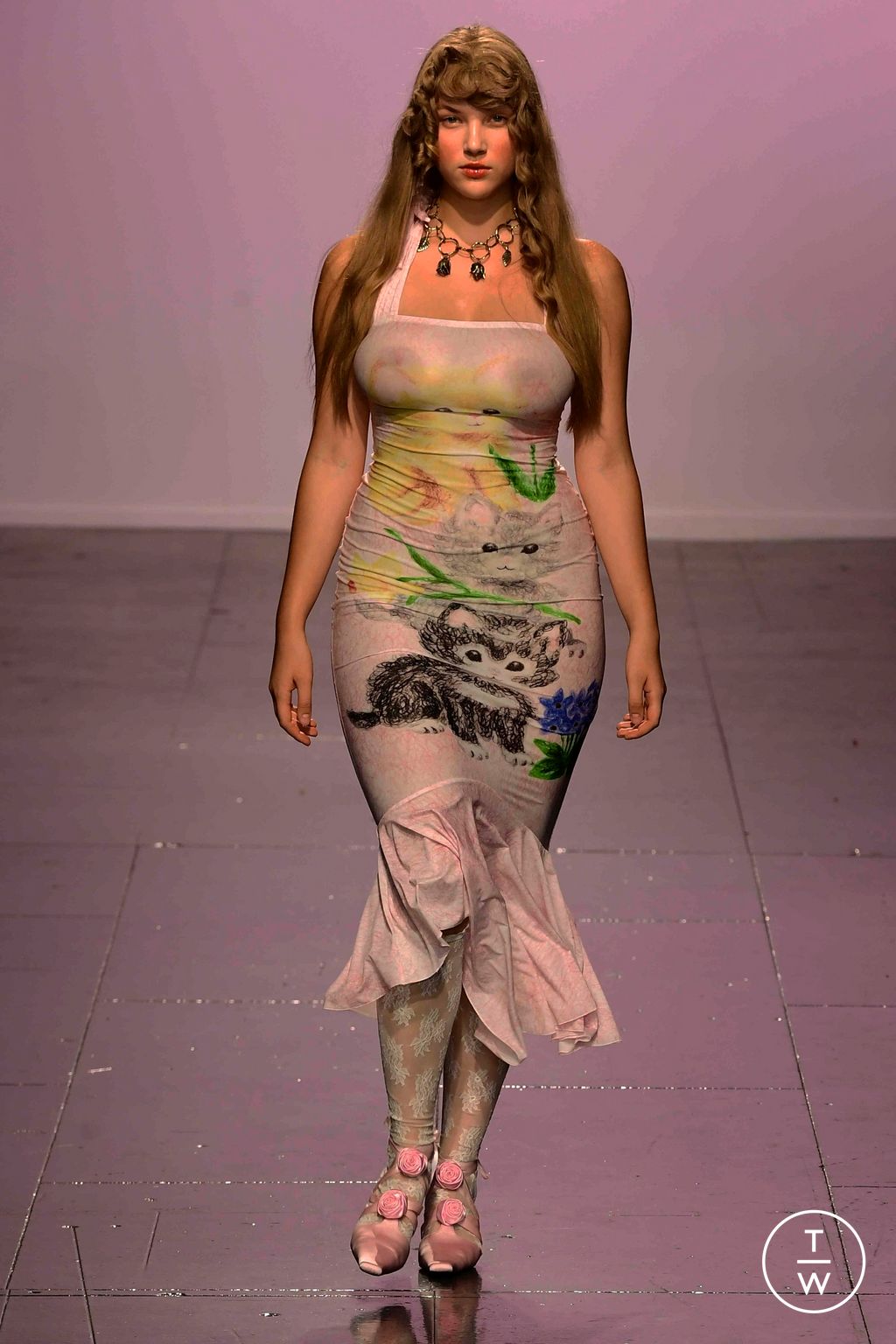 Fashion Week London Spring/Summer 2024 look 11 from the Yuhan Wang collection 女装