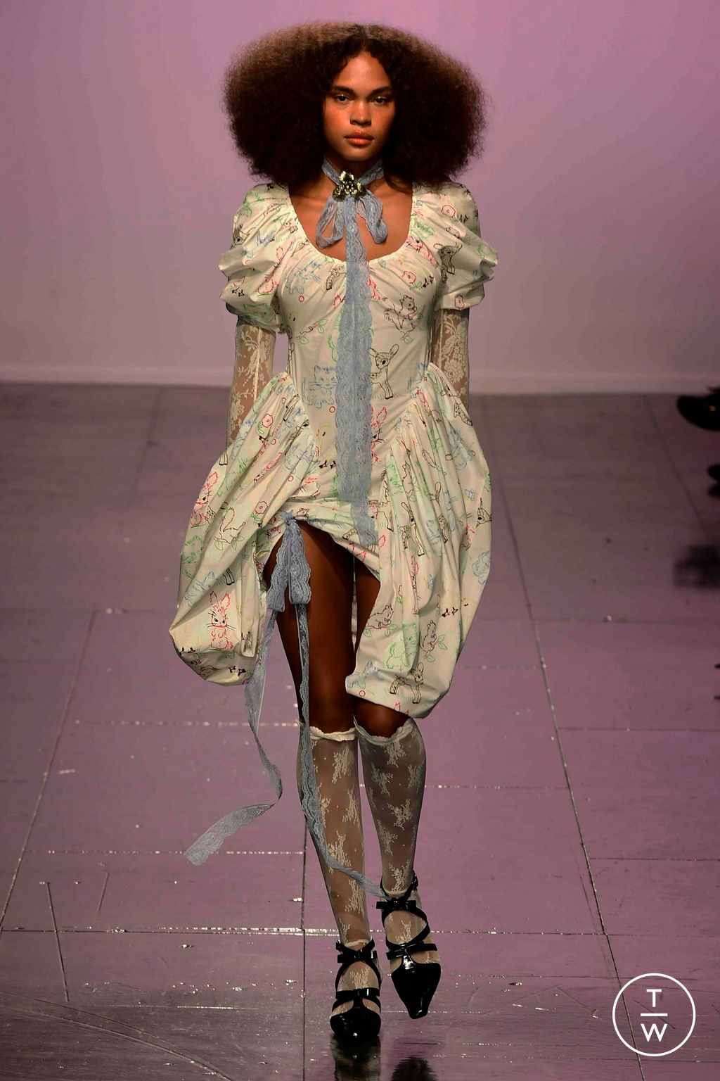 Fashion Week London Spring/Summer 2024 look 15 de la collection Yuhan Wang womenswear