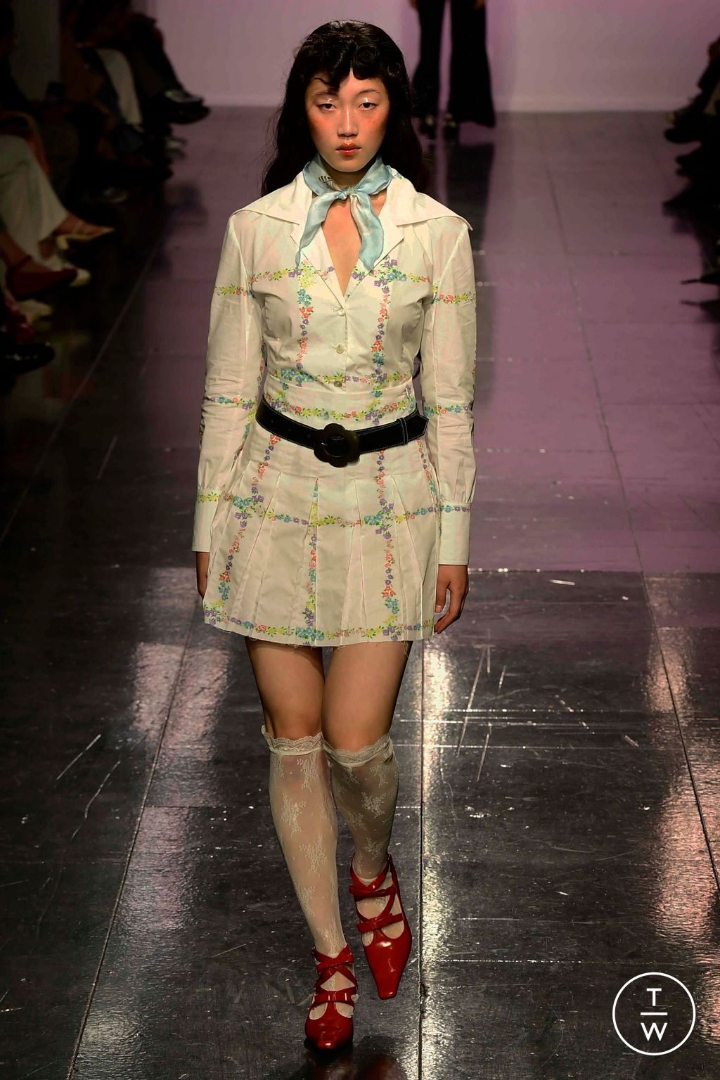 Fashion Week London Spring/Summer 2024 look 18 de la collection Yuhan Wang womenswear