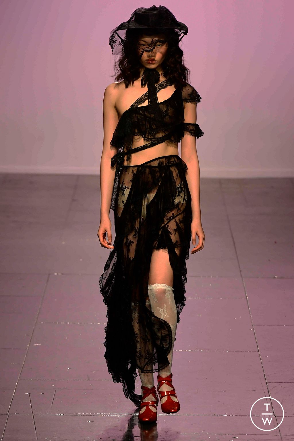 Fashion Week London Spring/Summer 2024 look 25 from the Yuhan Wang collection womenswear