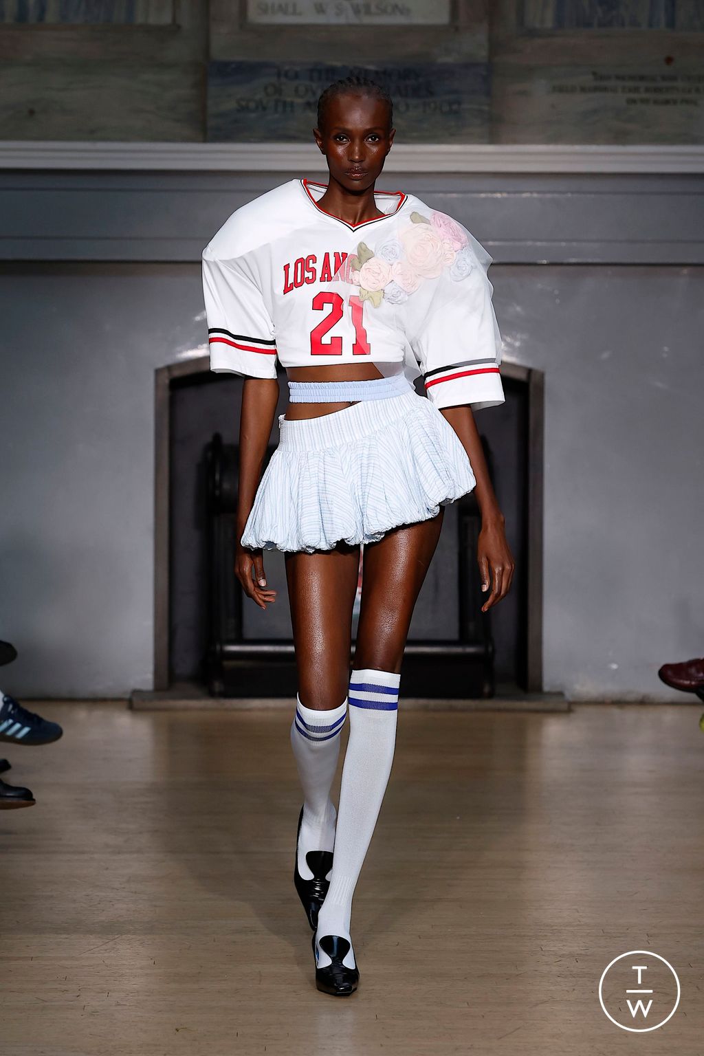 Fashion Week London Spring/Summer 2025 look 5 from the Yuhan Wang collection womenswear