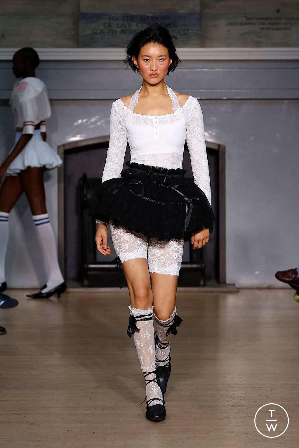 Fashion Week London Spring/Summer 2025 look 7 from the Yuhan Wang collection womenswear
