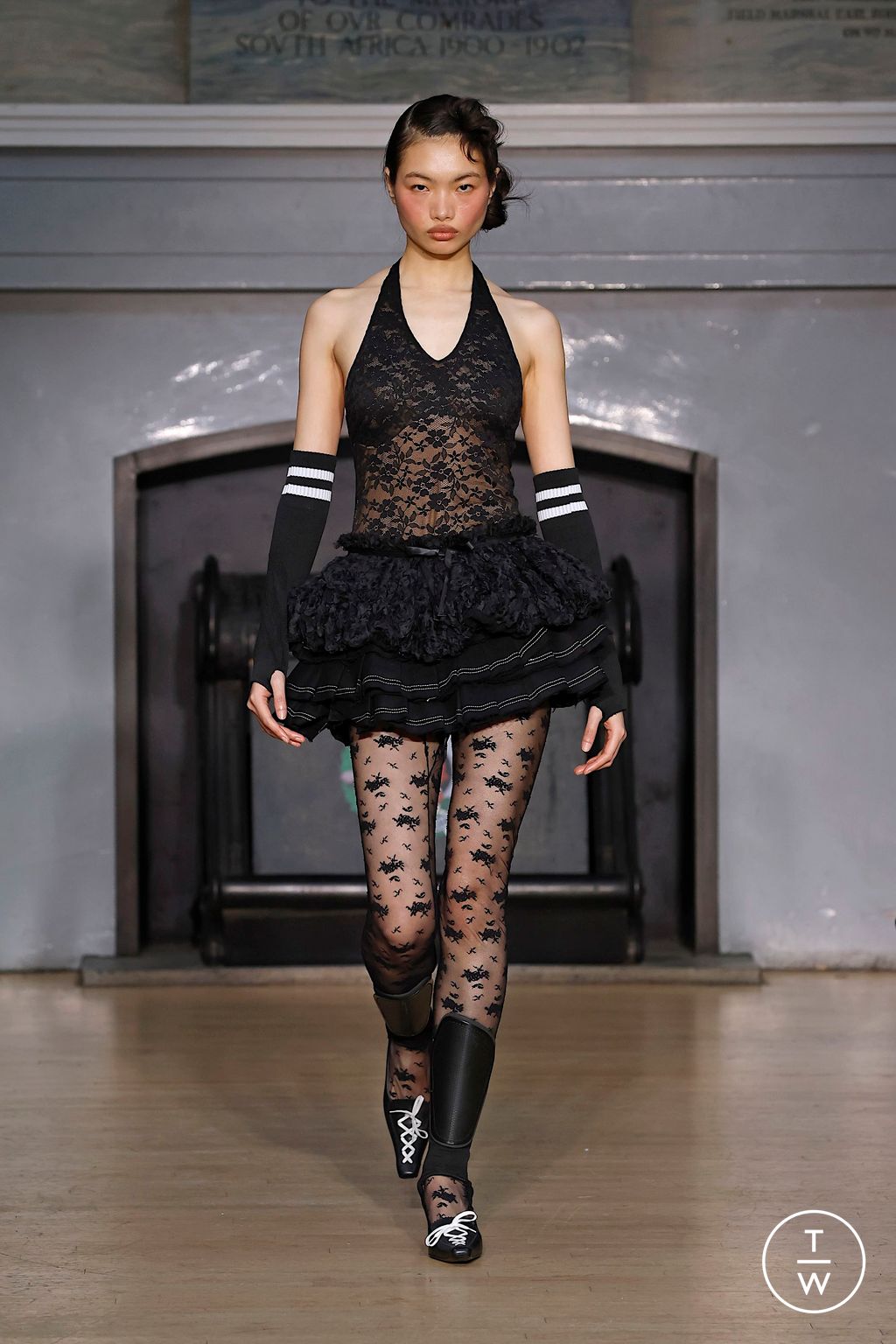 Fashion Week London Spring/Summer 2025 look 8 from the Yuhan Wang collection womenswear