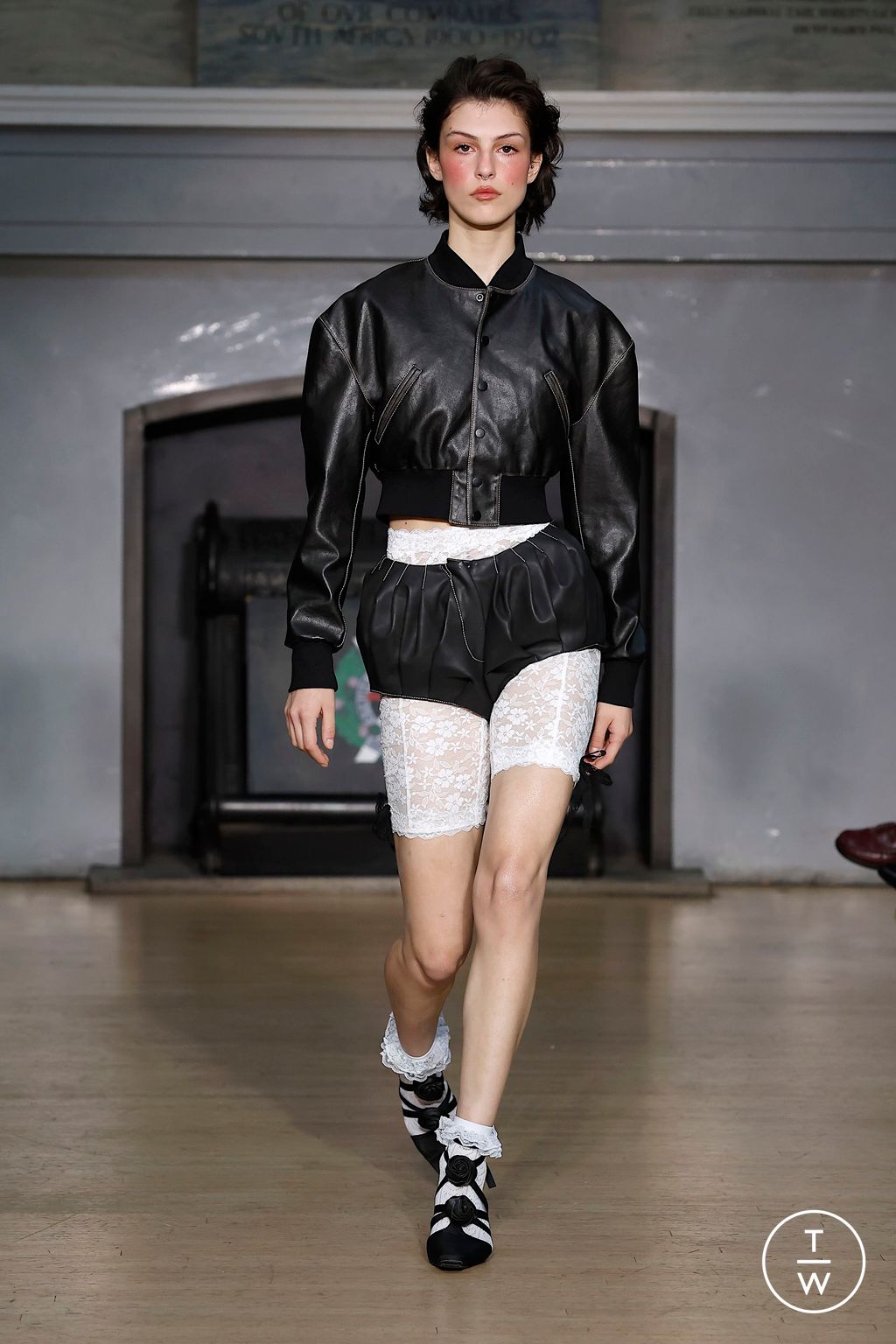 Fashion Week London Spring/Summer 2025 look 12 from the Yuhan Wang collection womenswear