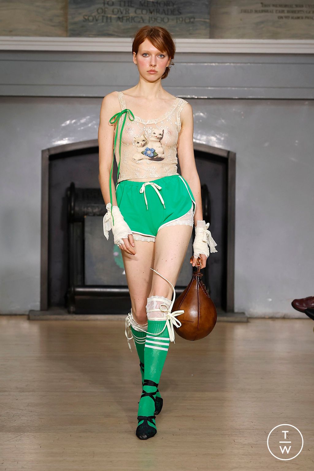 Fashion Week London Spring-Summer 2025 look 25 de la collection Yuhan Wang womenswear