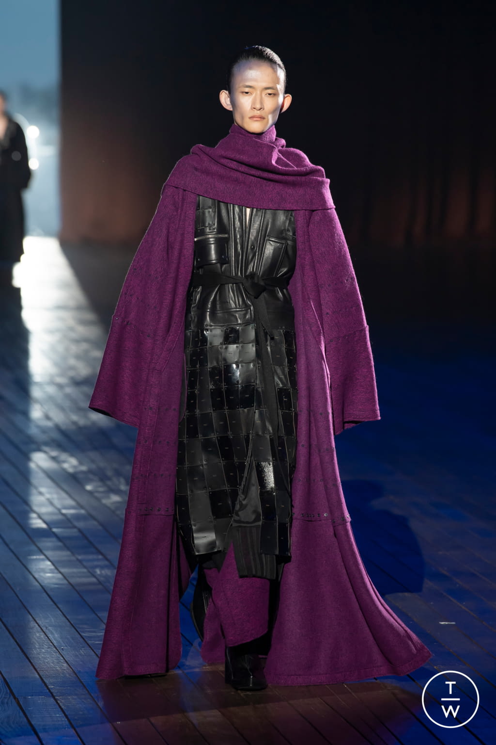 Fashion Week Paris Fall/Winter 2021 look 4 de la collection Yuima Nakazato couture