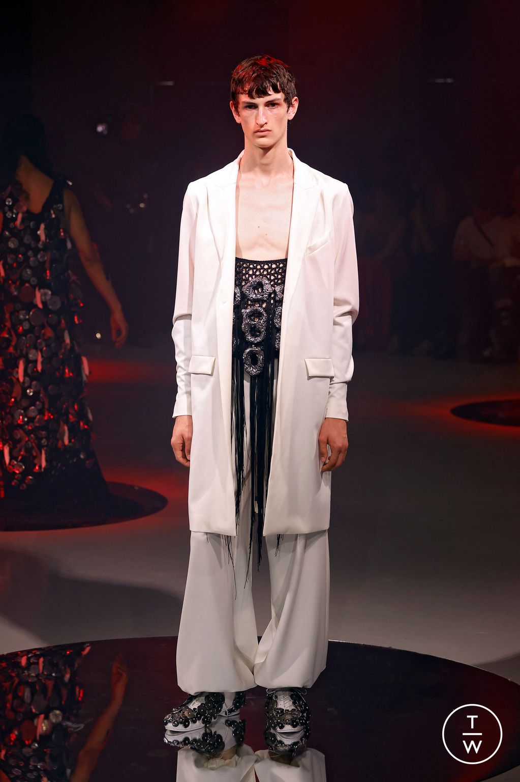 Fashion Week Paris Fall/Winter 2024 look 7 from the Yuima Nakazato collection 高级定制