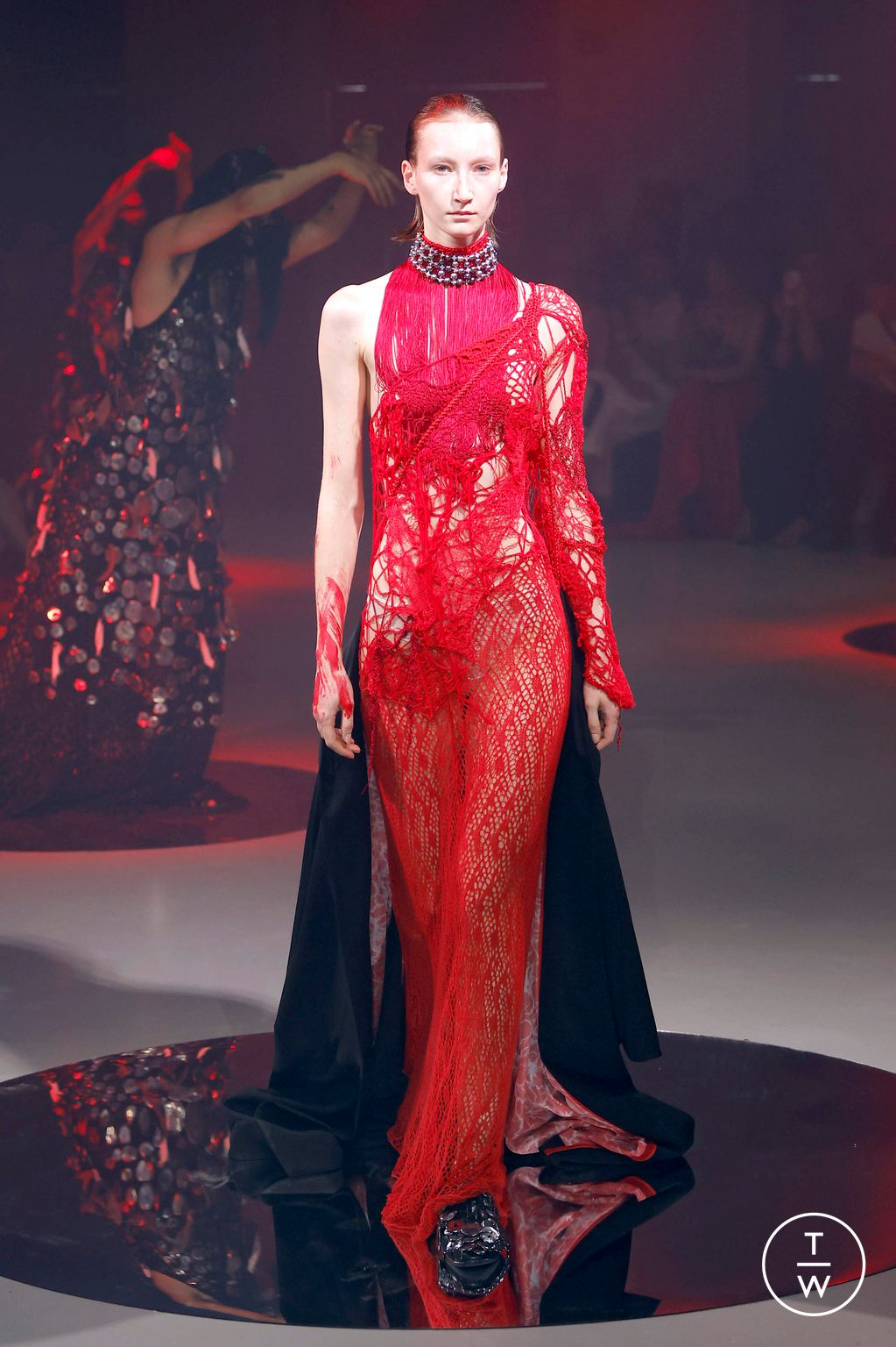 Fashion Week Paris Fall/Winter 2024 look 9 de la collection Yuima Nakazato couture