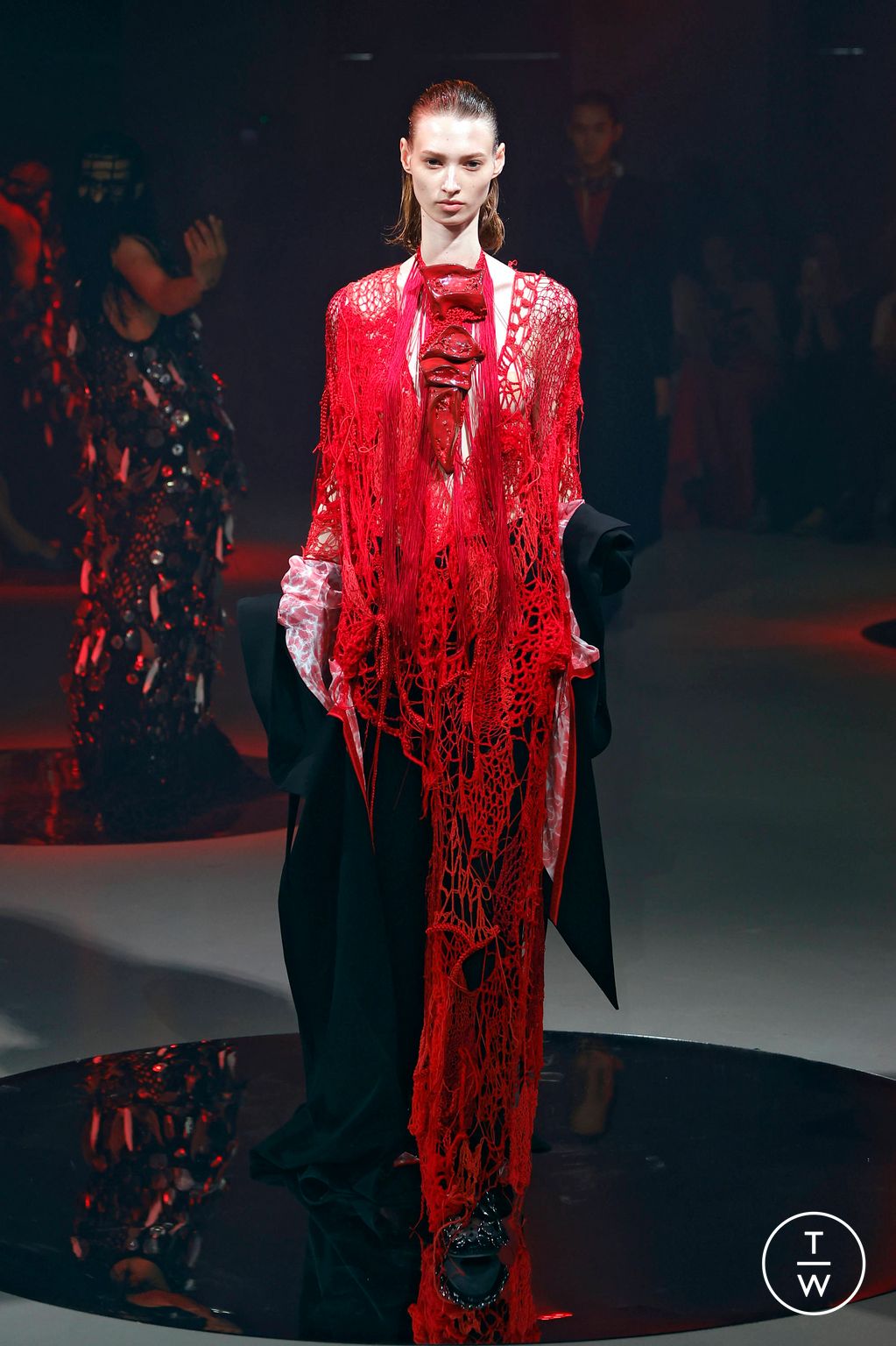 Fashion Week Paris Fall/Winter 2024 look 11 from the Yuima Nakazato collection couture