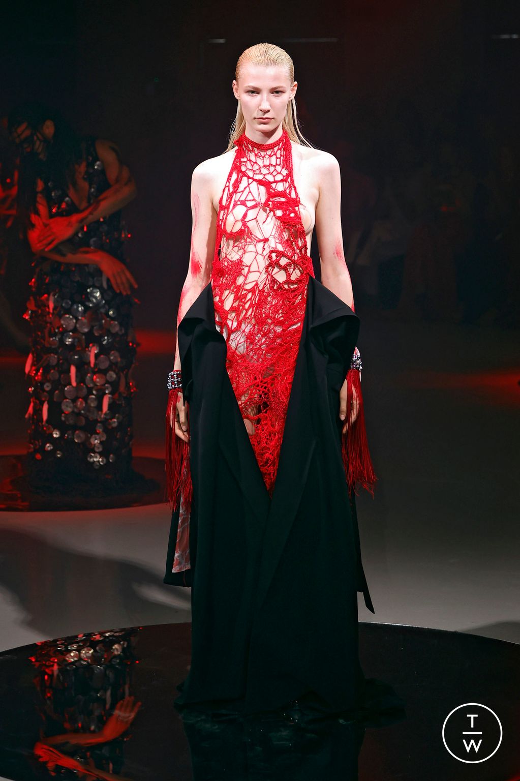 Fashion Week Paris Fall/Winter 2024 look 14 from the Yuima Nakazato collection couture