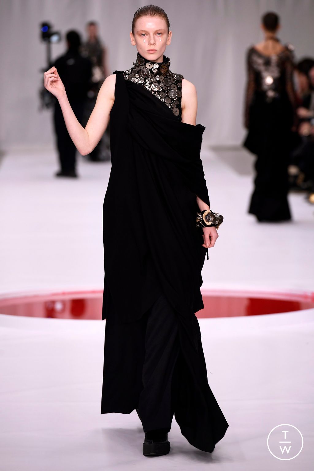 Fashion Week Paris Spring/Summer 2024 look 18 de la collection Yuima Nakazato couture