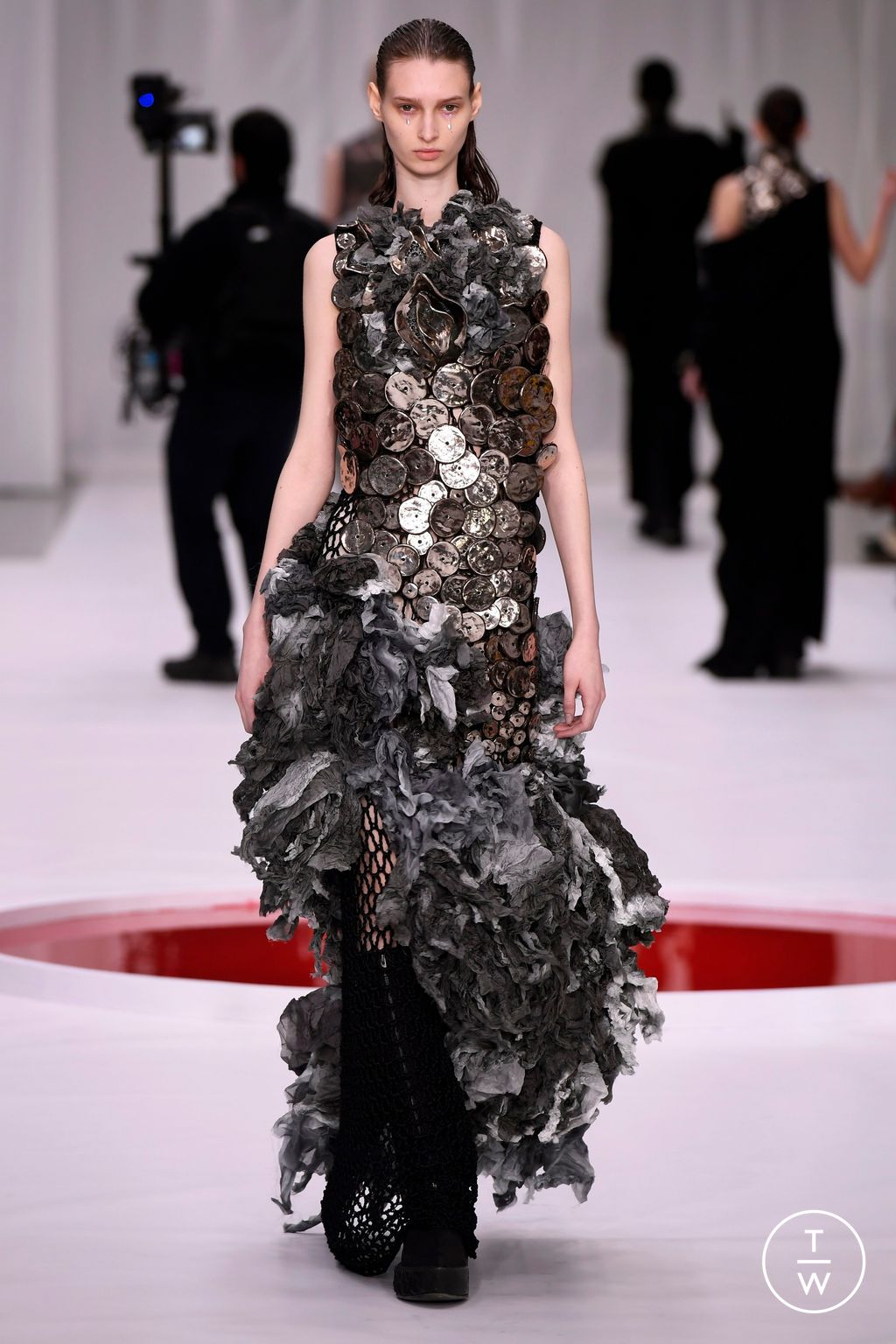 Fashion Week Paris Spring/Summer 2024 look 19 from the Yuima Nakazato collection couture