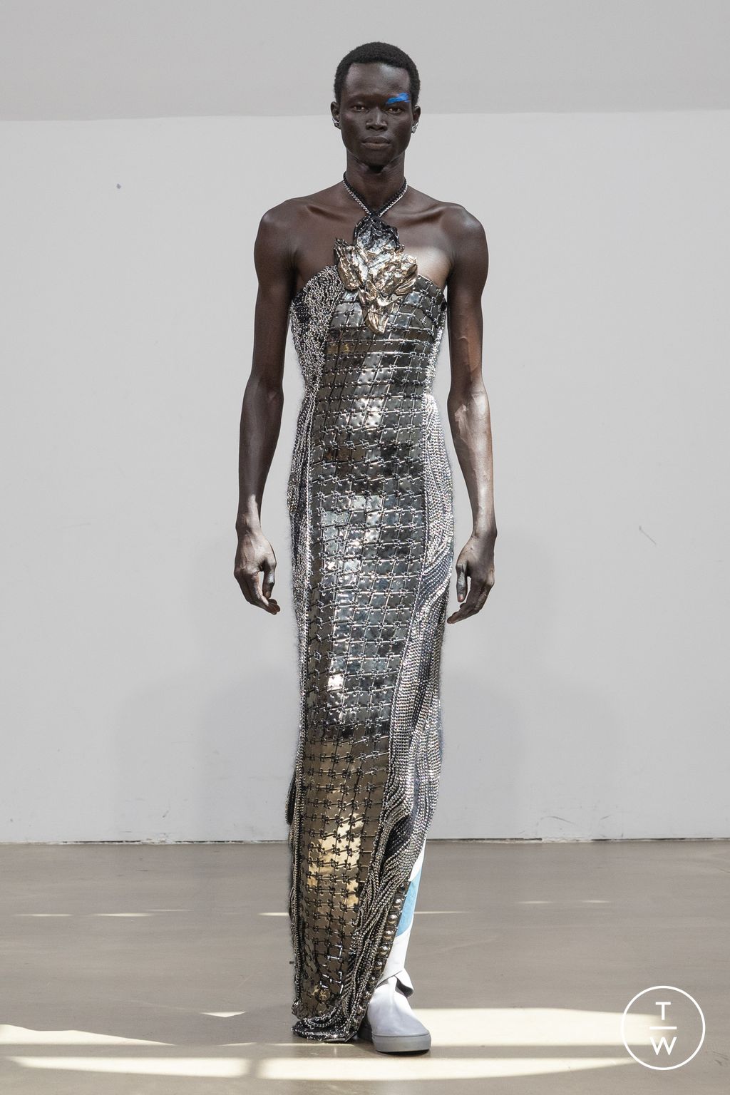 Fashion Week Paris Fall/Winter 2025 look 7 from the Yuima Nakazato collection couture