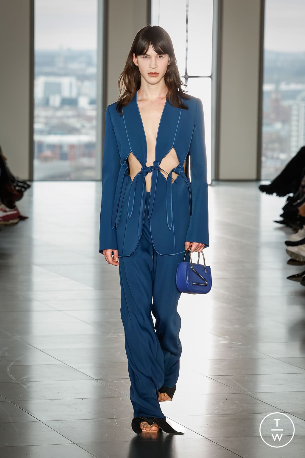 Fashion Week London Fall/Winter 2023 look 19 from the Yuzefi collection womenswear