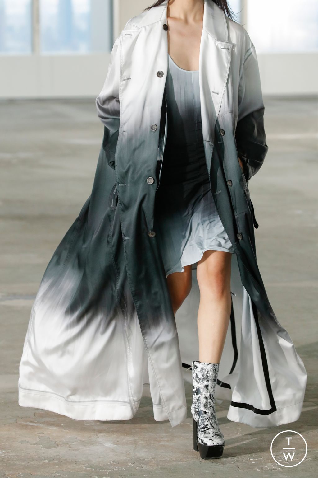 Fashion Week New York Spring/Summer 2023 look 22 from the Peter Do collection 女装配饰