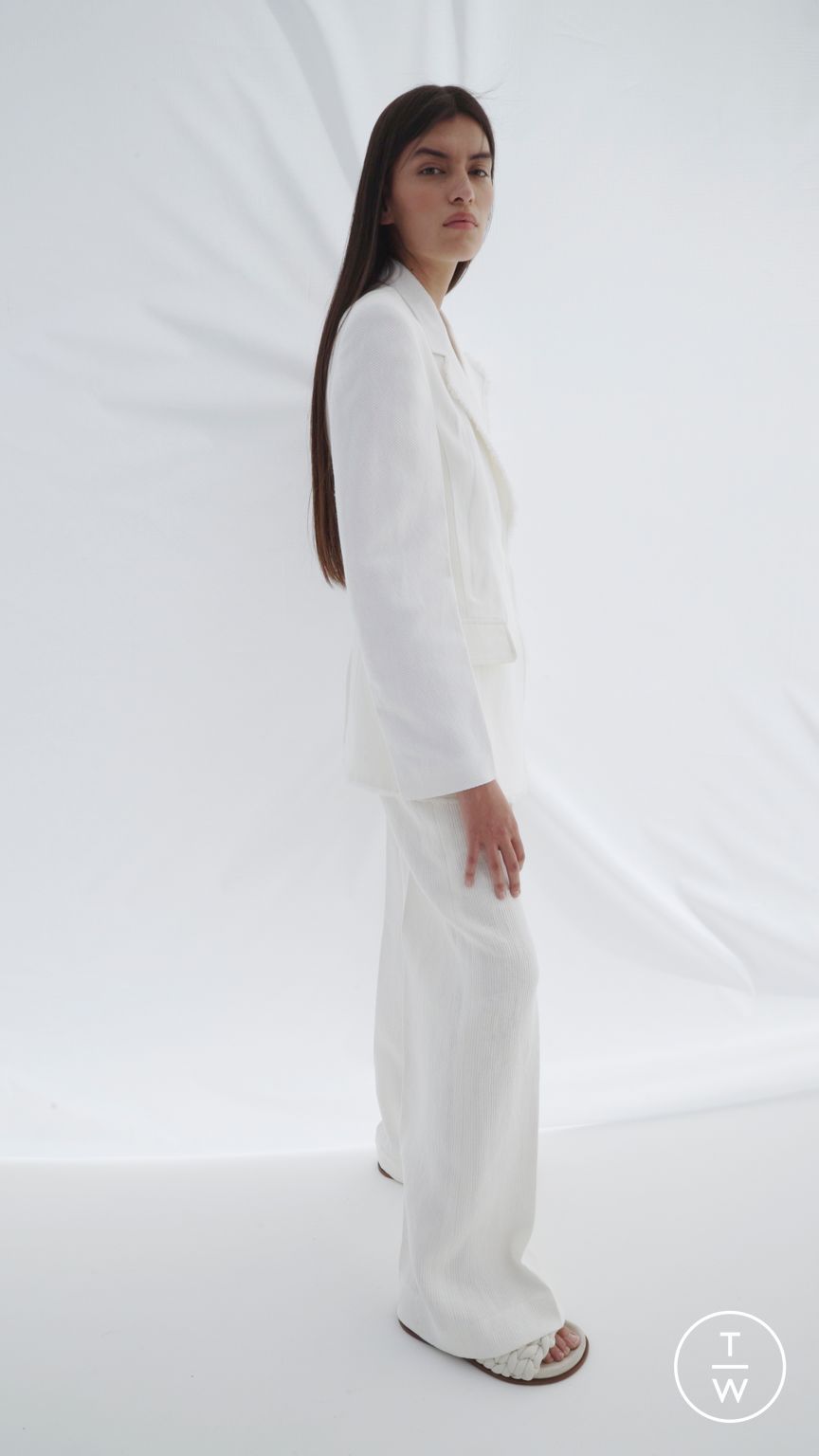 Fashion Week Paris Resort 2022 look 28 from the Chloé collection womenswear
