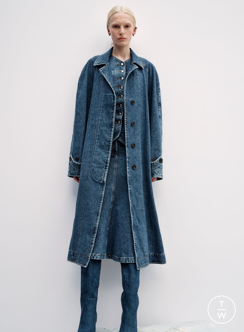 Fashion Week Paris Resort 2023 look 19 from the Chloé collection womenswear