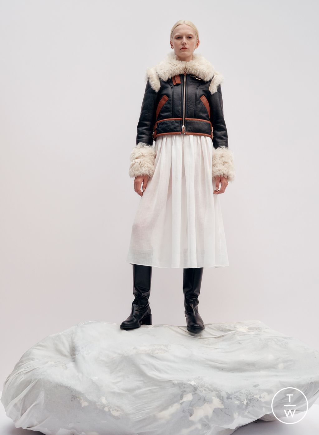 Fashion Week Paris Resort 2023 look 5 from the Chloé collection womenswear