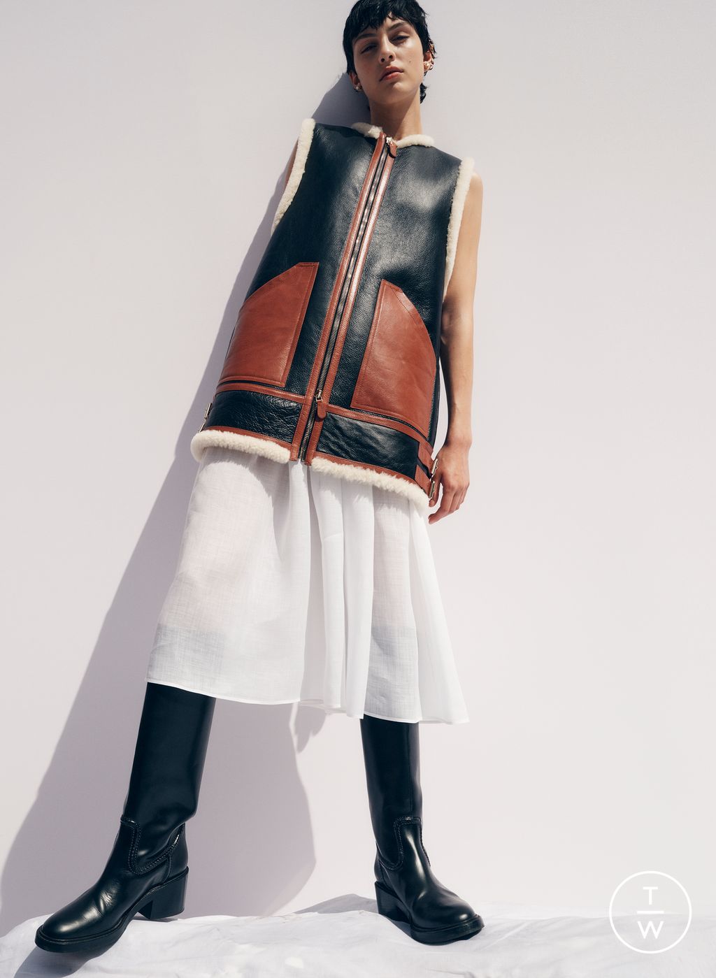 Fashion Week Paris Resort 2023 look 7 from the Chloé collection womenswear