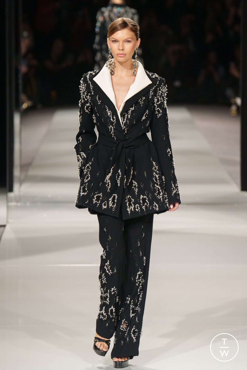 Fashion Week Paris Spring/Summer 2024 look 3 de la collection Ziad Nakad couture