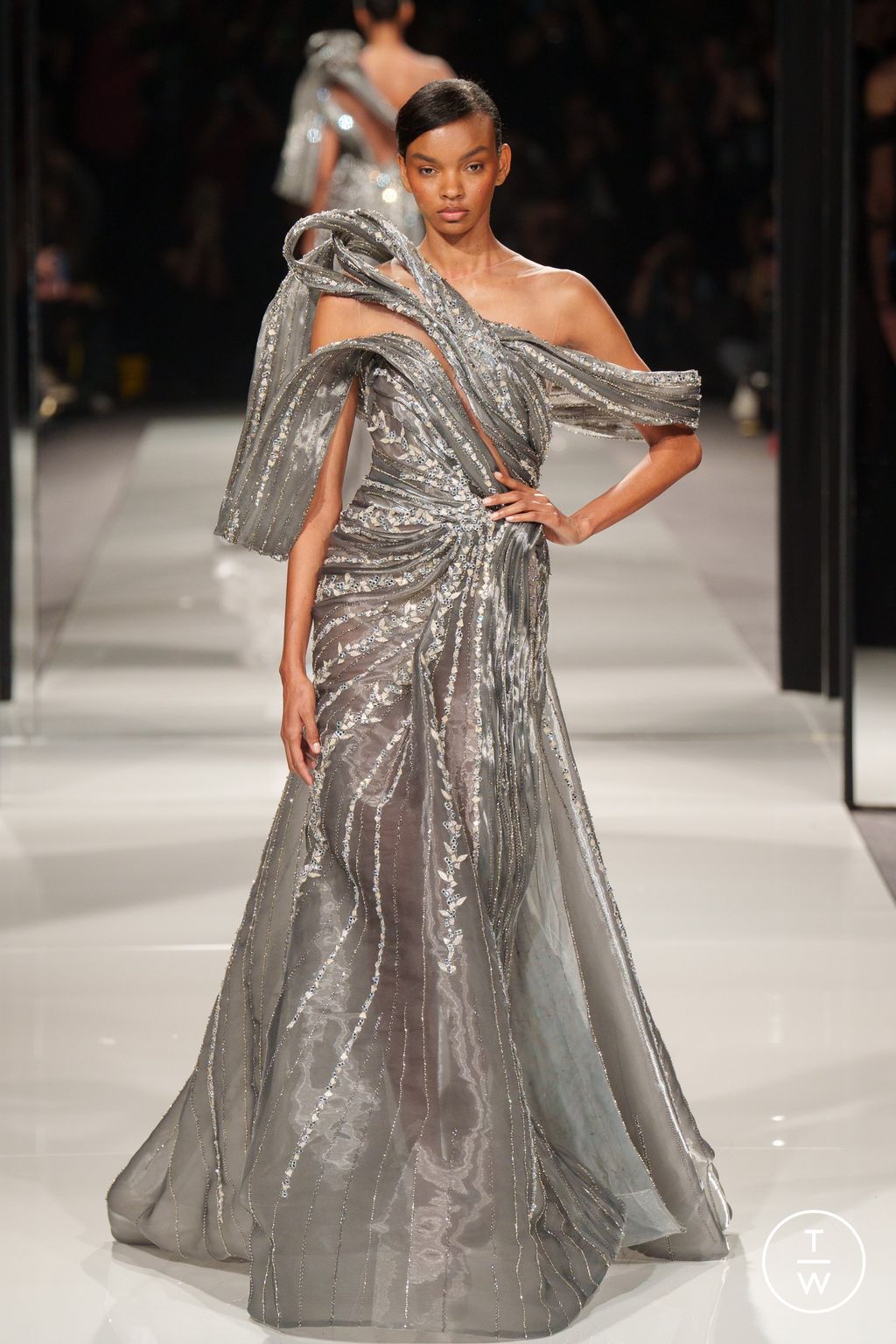 Fashion Week Paris Spring/Summer 2024 look 26 de la collection Ziad Nakad couture