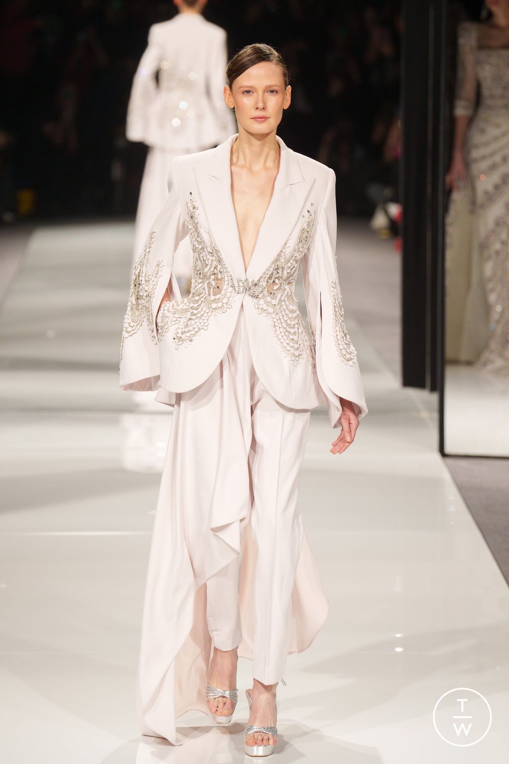 Fashion Week Paris Spring/Summer 2024 look 31 from the Ziad Nakad collection couture